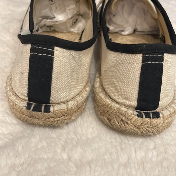 Solids Colour Block Lace Up shoes - Picture 3 of 8